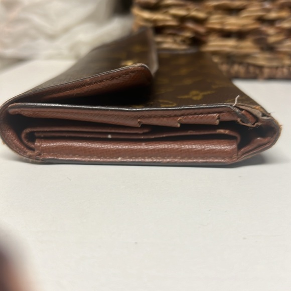 💃Authentic Louis Vuitton Wallet/ Please see pictures - Picture 10 of 11